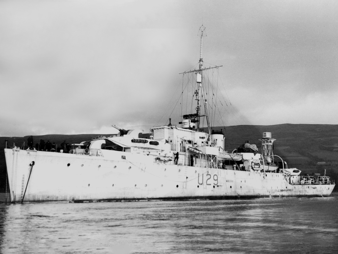 HMS Whimbrel (U29) Photo Print - Port Side View 1945 - Royal Navy Black Swan Class Sloop Posters, Prints, & Visual Artwork Hampshire Prints 6 x 4 No Frame No