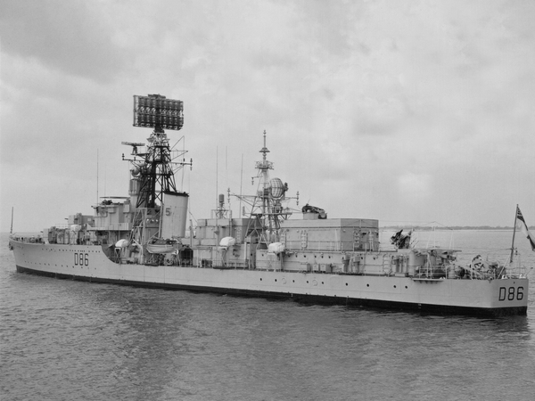 HMS Agincourt D86 Battle Class Destroyer Underway