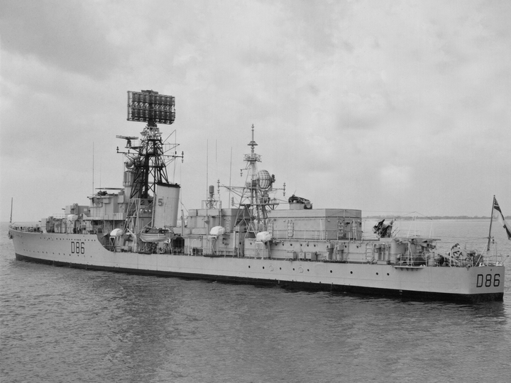 HMS Agincourt (D86) Photo Print - Underway - Royal Navy Battle Class Destroyer Posters, Prints, & Visual Artwork Hampshire Prints 6 x 4 No Frame No