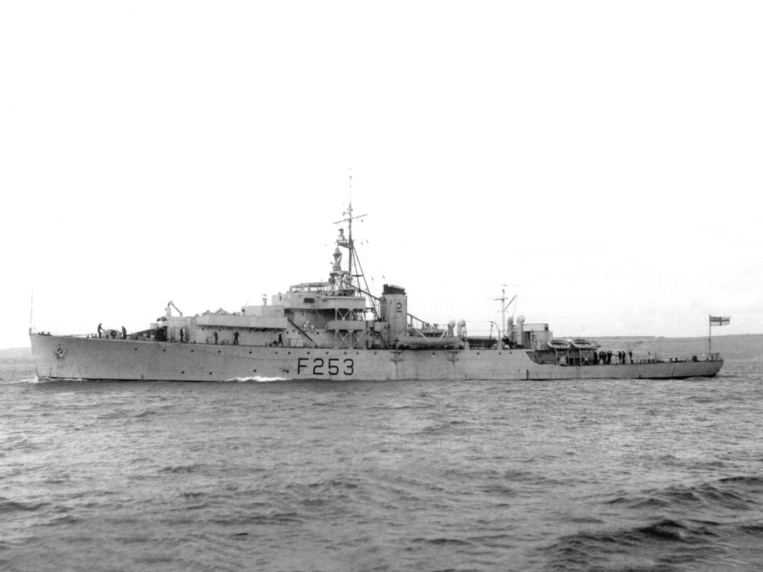 HMS Helmsdale (F253) Royal Navy River Class Frigate Port Side View Photo Print Wall Art Decor - Posters, Prints, & Visual Artwork - by Hampshire Prints (image 1 of 9)