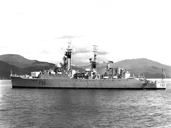 HMS Lincoln F99 Salisbury Class Frigate 1960