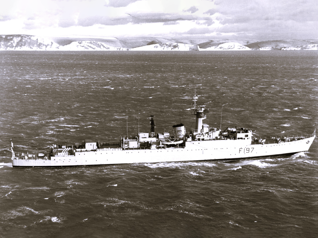 HMS Grenville (F197) Photo Print - At Sea 1969 - Royal Navy U Class Destroyer Posters, Prints, & Visual Artwork Hampshire Prints 6 x 4 No Frame No