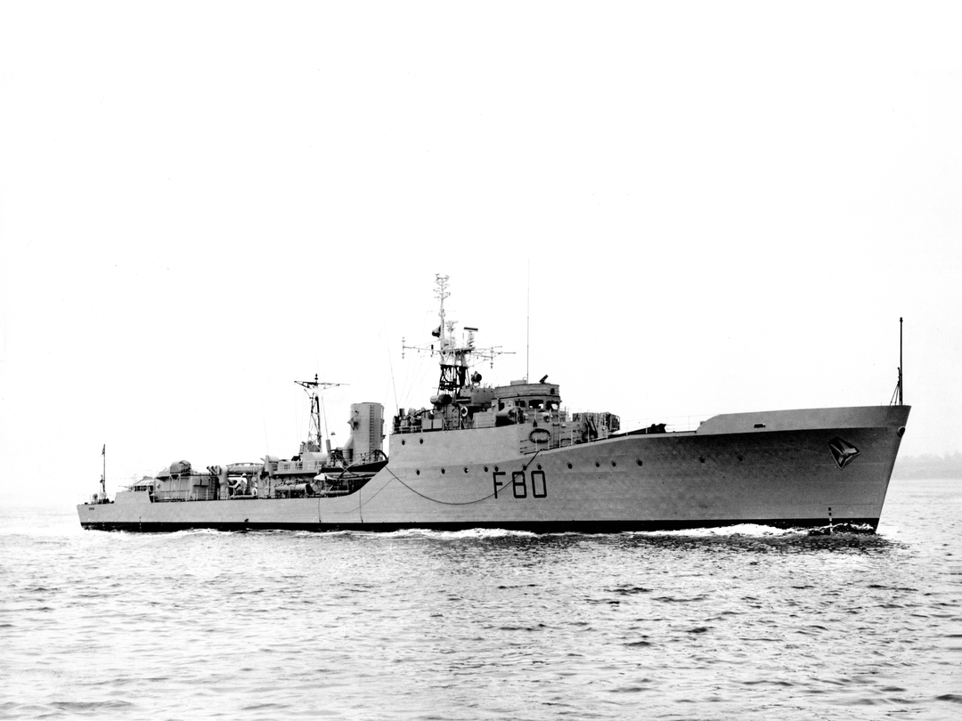 HMS Duncan (F80) Royal Navy Blackwood Class Frigate Starboard View Photo Print Wall Art Decor Posters, Prints, & Visual Artwork Hampshire Prints 6 x 4 No Frame No