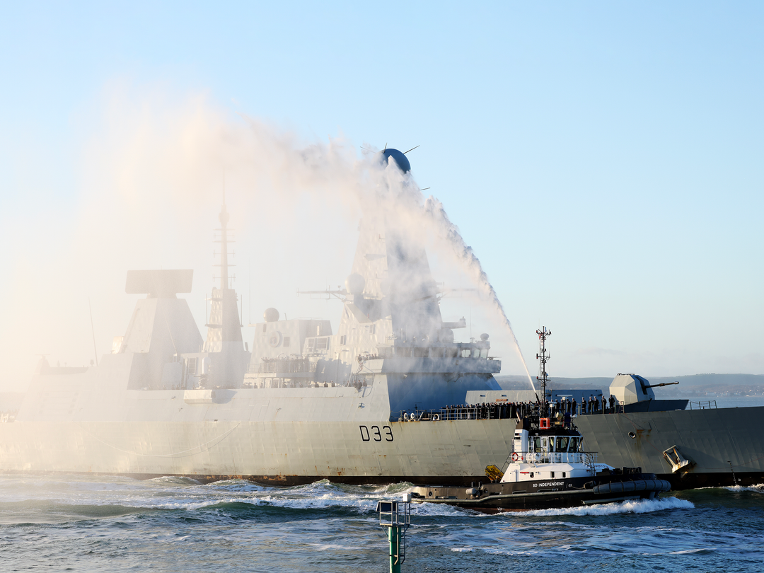 HMS Dauntless (D33) Photo Print - With Tug 2025 - Royal Navy Type 45 Destroyer Posters, Prints, & Visual Artwork Hampshire Prints 6 x 4 No Frame No