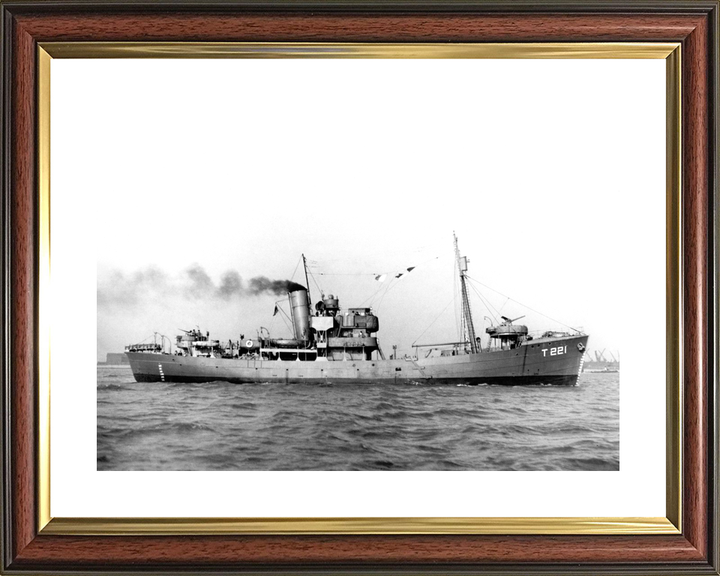 HMS Portsdown T221 Hills Class Trawler January 1942 Photo Print - Posters, Prints, & Visual Artwork - by Hampshire Prints (image 8 of 9)