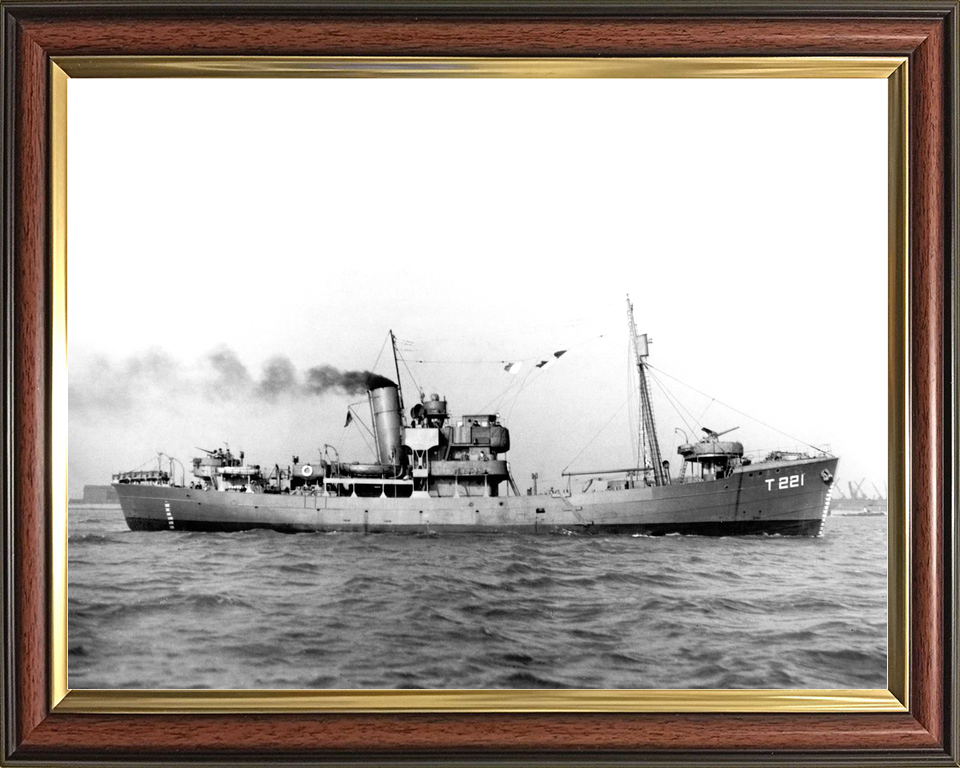 HMS Portsdown T221 Hills Class Trawler January 1942 Photo Print - Posters, Prints, & Visual Artwork - by Hampshire Prints (image 9 of 9)