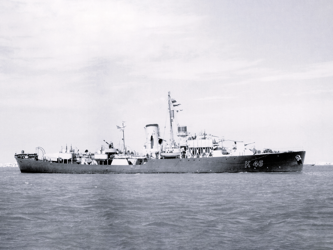 HMS La Malouine (K46) Photo Print - At Sea 1944 - Royal Navy Flower Class Corvette Posters, Prints, & Visual Artwork Hampshire Prints 6 x 4 No Frame No