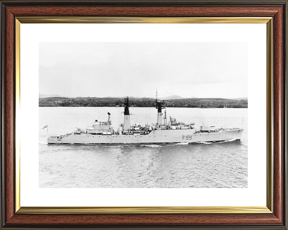 HMS Lincoln F99 Salisbury Class Frigate 1969 Photo Print - Posters, Prints, & Visual Artwork - by Hampshire Prints (image 8 of 9)