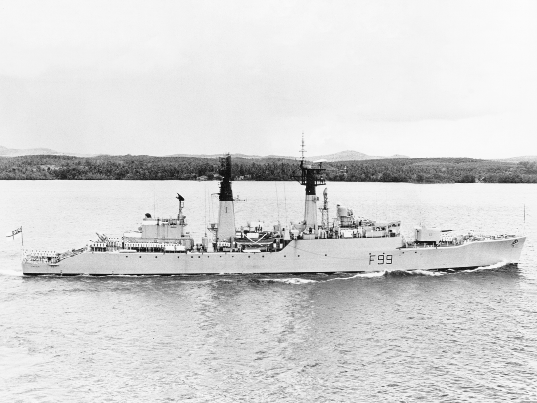 HMS Lincoln F99 Salisbury Class Frigate 1969 Photo Print - Posters, Prints, & Visual Artwork - by Hampshire Prints (image 1 of 9)