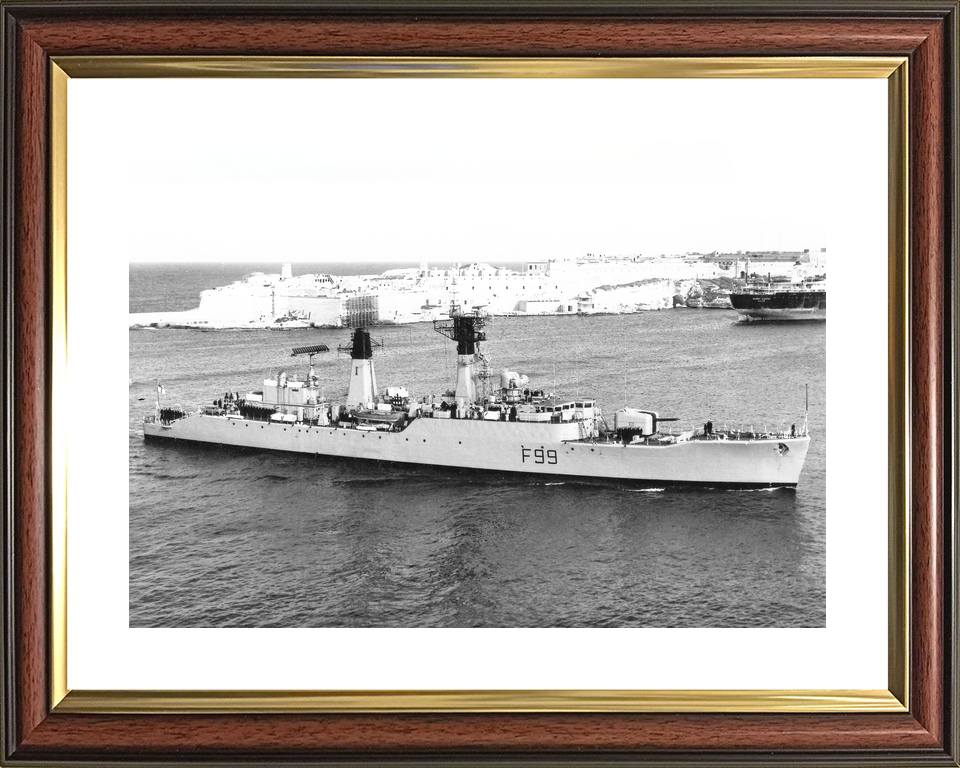HMS Lincoln F99 Salisbury Class Frigate Valletta Malta Photo Print - Posters, Prints, & Visual Artwork - by Hampshire Prints (image 8 of 9)