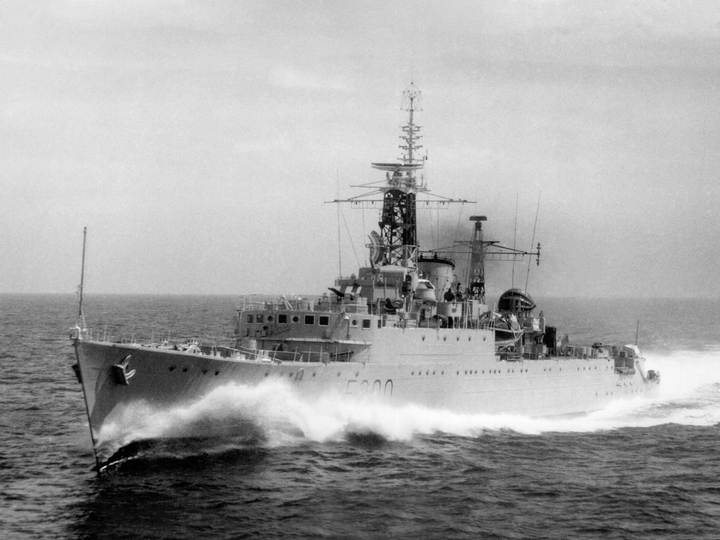 HMS Ursa (F200) - At Sea 1954 - Royal Navy U Class Destroyer Photo Print Wall Art Naval Decor UK Posters, Prints, & Visual Artwork Hampshire Prints 6 x 4 No Frame No