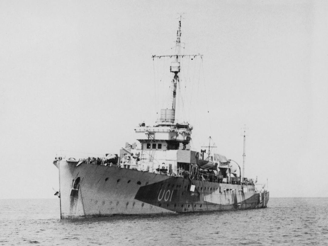 HMS Bridgewater (U01) Royal Navy Bridgewater Class Sloop at Sea 1942 Photo Print Wall Art Decor Posters, Prints, & Visual Artwork Hampshire Prints 6 x 4 No Frame No