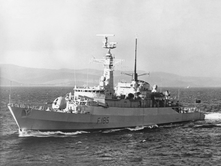 HMS Avenger (F185) Royal Navy Type 21 Frigate During Trials 1977 Photo Print Wall Art Decor Posters, Prints, & Visual Artwork Hampshire Prints 6 x 4 No Frame No