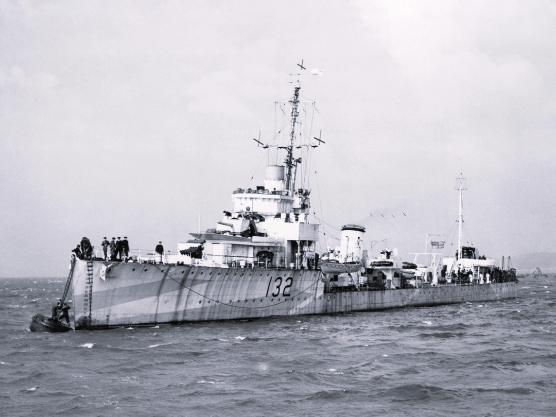 HMS Versatile (I32) Photo Print - At a Buoy 1943 - Royal Navy Admiralty V Class Destroyer Posters, Prints, & Visual Artwork Hampshire Prints 6 x 4 No Frame No
