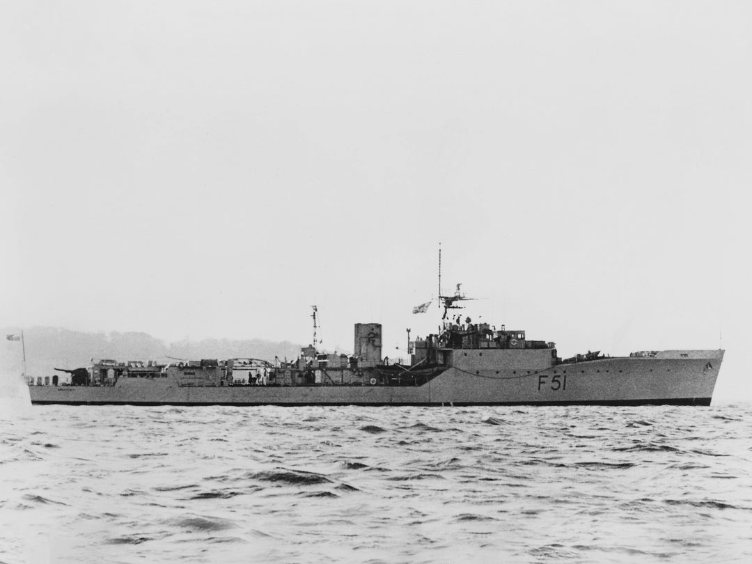 HMS Grafton (F51) Photo Print - at sea - Royal Navy Blackwood Class Frigate Posters, Prints, & Visual Artwork Hampshire Prints 6 x 4 No Frame No