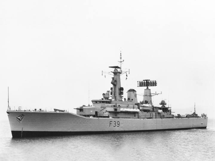 HMS Naiad (F39) Photo Print - at sea - Royal Navy Leander Class Frigate Posters, Prints, & Visual Artwork Hampshire Prints 6 x 4 No Frame No