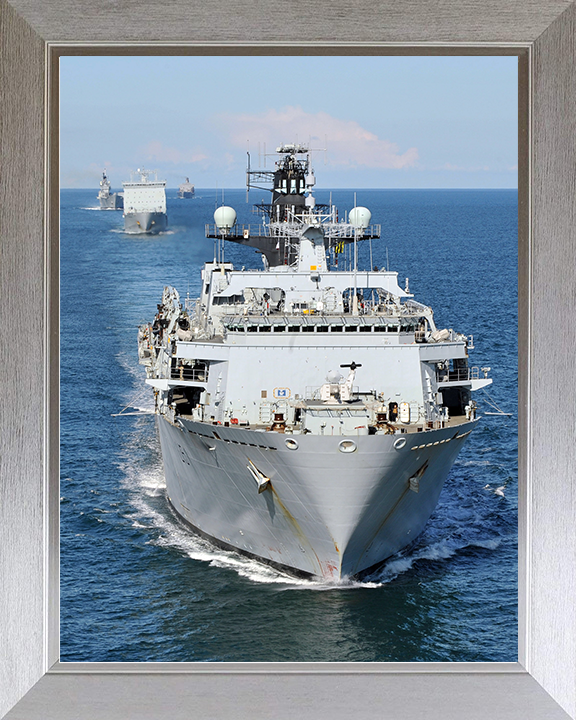 HMS Bulwark (L15) Royal Navy Albion Class Amphibious Ship Joint Warrior 2012 Photo Print Wall Art Decor Posters, Prints, & Visual Artwork Hampshire Prints 10 x 8 Silver Frame No