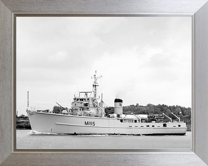 HMS Bronington (M1115) Royal Navy Ton Class Minesweeper Port Beam View Photo Print Wall Art Decor Posters, Prints, & Visual Artwork Hampshire Prints 10 x 8 Silver Frame No