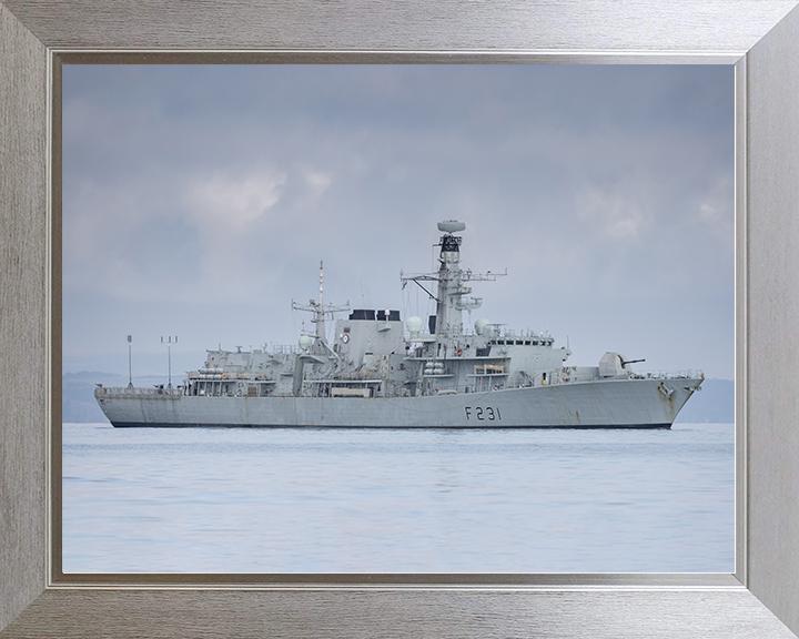 HMS Argyll (F231) Royal Navy Type 23 Frigate Starboard Side View Wall Art Photo Print Decor Posters, Prints, & Visual Artwork Hampshire Prints 10 x 8 Silver Frame No