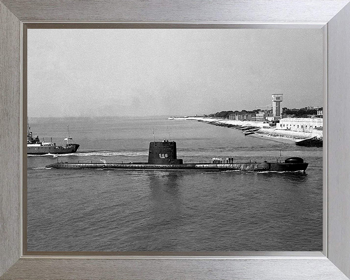 HMS Alderney (S66) (P416) Photo Print - Portsmouth - Royal Navy Amphion Class Submarine Hampshire Prints 10 x 8 Silver Frame No