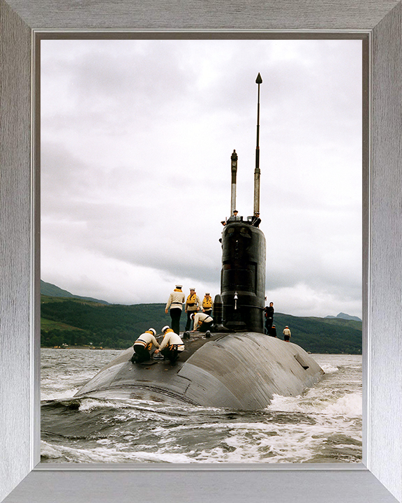 HMS Sovereign (S108) Photo Print - Underway 1992 - Royal Navy Swiftsure Class Submarine Hampshire Prints 10 x 8 Silver Frame No