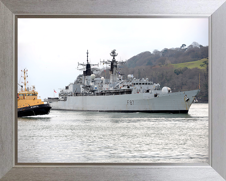 HMS Chatham (F87) Royal Navy Type 22 Frigate Enters Devonport 2011 Photo Print Wall Art Decor Posters, Prints, & Visual Artwork Hampshire Prints 10 x 8 Silver Frame No