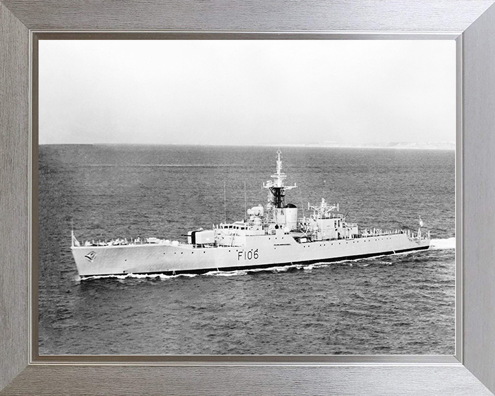 HMS Brighton (F106) Royal Navy Rothesay Class Frigate High Port Side View Photo Print Wall Art Decor Posters, Prints, & Visual Artwork Hampshire Prints 10 x 8 Silver Frame No
