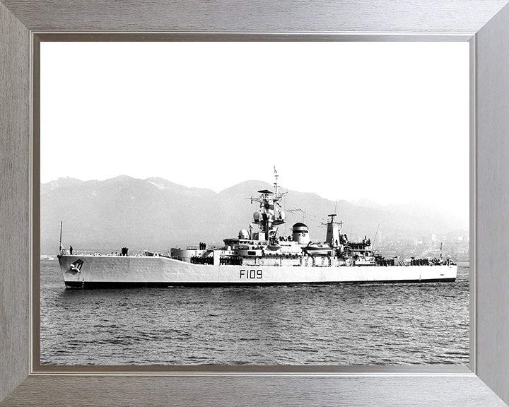 HMS Leander F109 | Photo Print | Framed Print | Leander Class | Frigate | Royal Navy Hampshire Prints