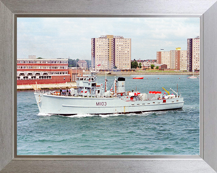 HMS Alfriston (M1103) Royal Navy Ton Class Minesweeper Warship Leaving Portsmouth Photo Print Wall Art Decor Posters, Prints, & Visual Artwork Hampshire Prints 10 x 8 Silver Frame No