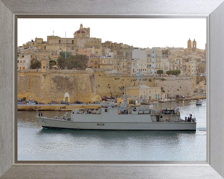 HMS Grimsby M108 | Photo Print | Framed Print | Sandown Class | Minehunter | Royal Navy Hampshire Prints