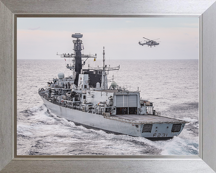 HMS Argyll (F231) Royal Navy Type 23 Frigate With Lynx Helicopter Wall Art Photo Print Naval Decor Posters, Prints, & Visual Artwork Hampshire Prints 10 x 8 Silver Frame No