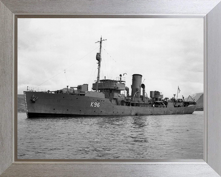 HMS Aubrietia (K96) Photo Print - Port Side View 1941 - Royal Navy Flower Class Corvette Hampshire Prints 10 x 8 Silver Frame No