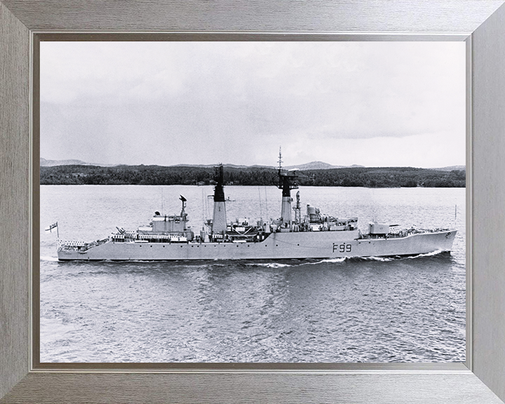 HMS Lincoln (F99) - Singapore 1969 - Royal Navy Salisbury Class Frigate Photo Print Wall Art Naval Decor UK Posters, Prints, & Visual Artwork Hampshire Prints 10 x 8 Silver Frame No