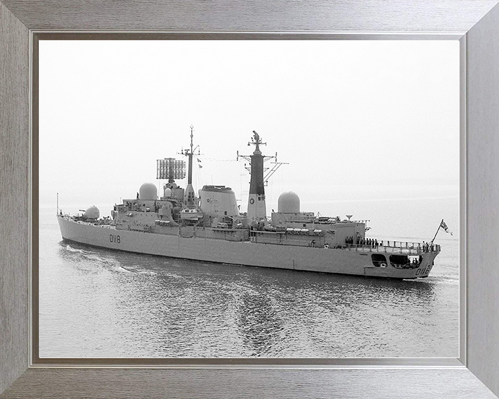 HMS Coventry (D118) Royal Navy Type 42 Destroyer Black and White Photo Print Wall Art Decor Posters, Prints, & Visual Artwork Hampshire Prints 10 x 8 Silver Frame No