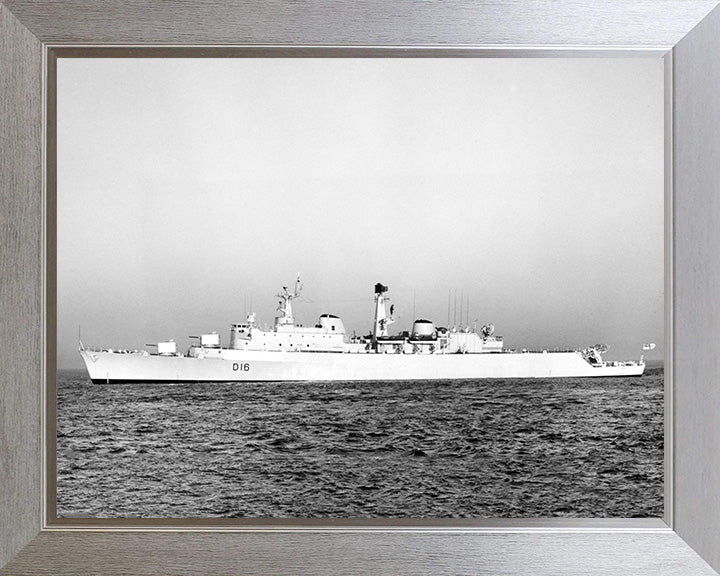 HMS London D16 | Photo Print | Framed Print | County Class | Destroyer | Royal Navy Hampshire Prints