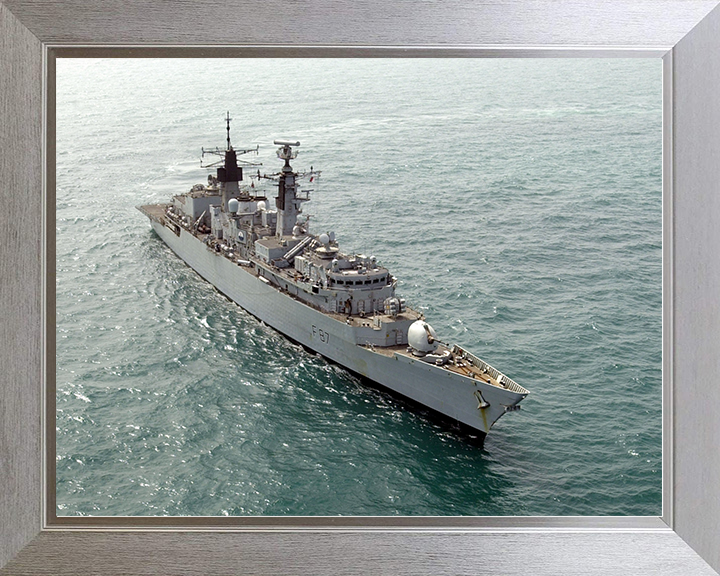 HMS Chatham (F87) Royal Navy Type 22 Frigate Turning to Port Photo Print Wall Art Decor Posters, Prints, & Visual Artwork Hampshire Prints 10 x 8 Silver Frame No