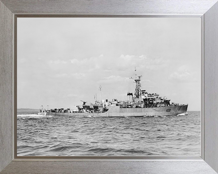 HMS Cardigan Bay (K630) Royal Navy Bay Class Frigate Starboard View Photo Print Wall Art Decor Posters, Prints, & Visual Artwork Hampshire Prints 10 x 8 Silver Frame No