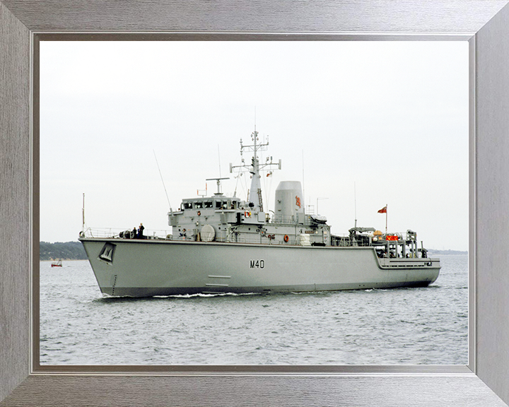 HMS Berkeley (M40) Royal Navy Hunt Class Mine Warfare Vessel Port Side View Photo Print Wall Art Decor Posters, Prints, & Visual Artwork Hampshire Prints 10 x 8 Silver Frame No