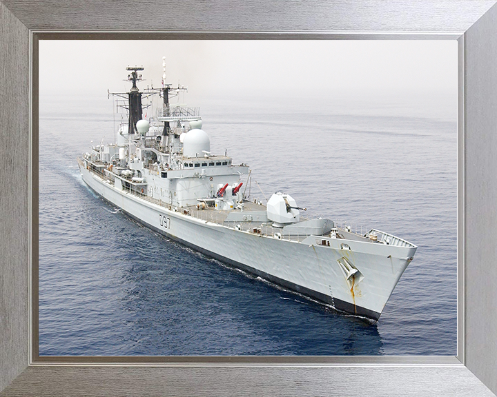 HMS Edinburgh (D97) Royal Navy Type 42 Destroyer High Starboard Bow View at sea Photo Print Wall Art Decor Posters, Prints, & Visual Artwork Hampshire Prints 10 x 8 Silver Frame No