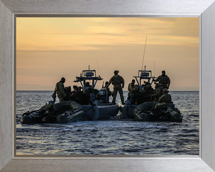 Royal Marines Commandos cross deck from Commando Raiding Craft Photo Print - 40 Commando Hampshire Prints 10 x 8 Silver Frame No
