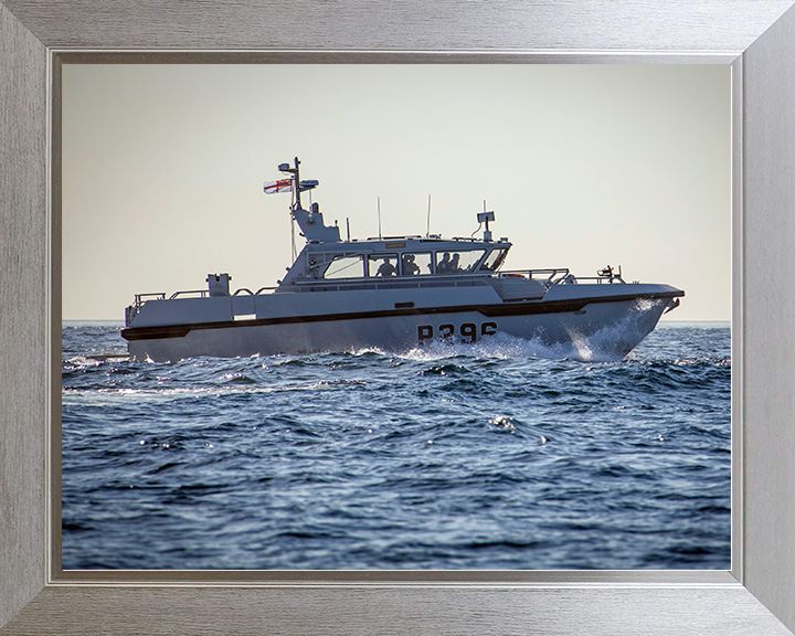 HMS Dagger (P296) Royal Navy Cutlass Class Patrol Vessel Starboard View Photo Print Wall Art Decor Posters, Prints, & Visual Artwork Hampshire Prints 10 x 8 Silver Frame No