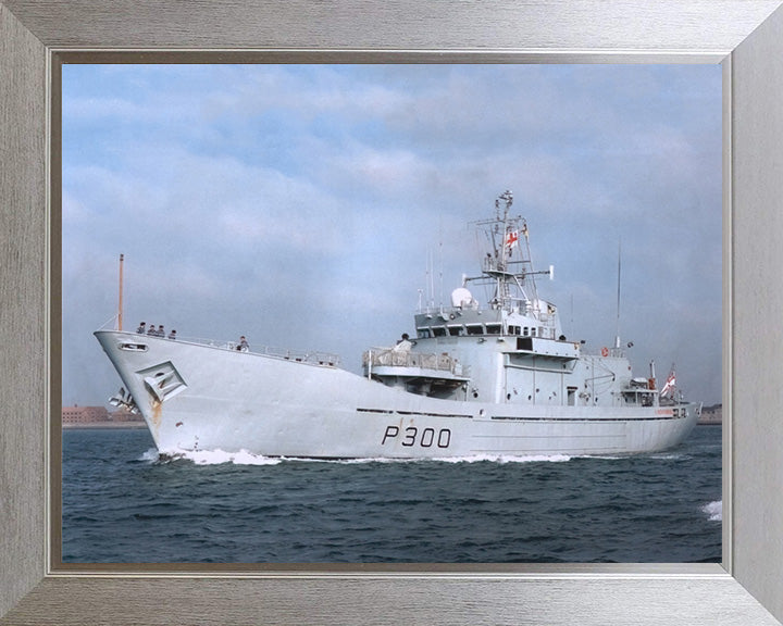 HMS Lindisfarne P300 Royal Navy Island class patrol vessel Photo Print or Framed Print - Hampshire Prints