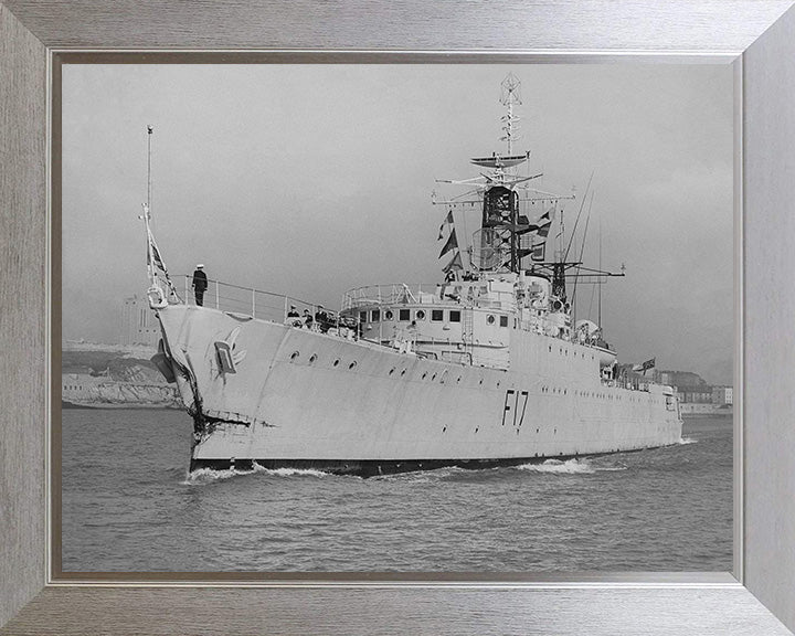 HMS Ulysses (F17) Photo Print - leaving Harbour - Royal Navy Type 15 Frigate Hampshire Prints 10 x 8 Silver Frame No
