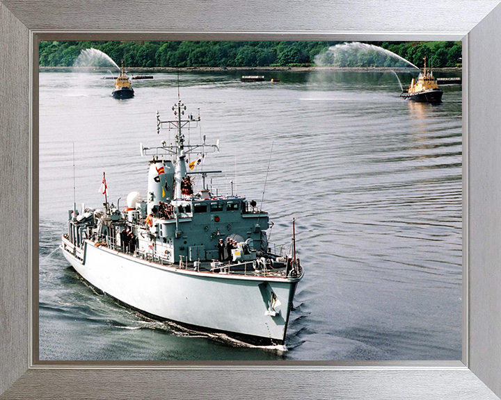 HMS Brocklesby (M33) Photo Print - Gulf Return 2003 - Royal Navy Hunt Class Mine Warfare Vessel Posters, Prints, & Visual Artwork Hampshire Prints 10 x 8 Silver Frame No