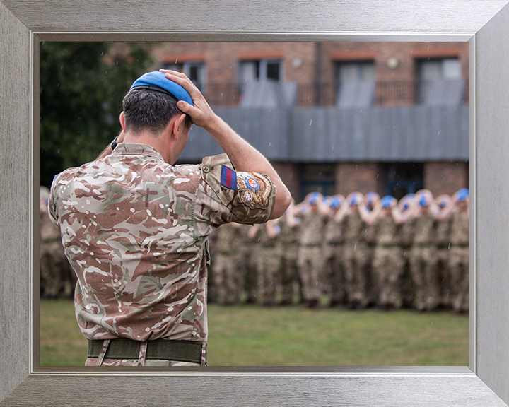 Coldstream Guards Don UN Berets 2025 Photo Print - British Army Hampshire Prints 10 x 8 Silver Frame No