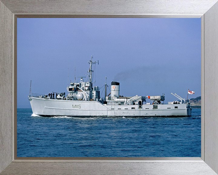 HMS Bronington M1115 | Photo Print | Framed Print | Ton Class | Minesweeper | Royal Navy Hampshire Prints