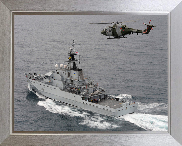 HMS Tyne P281 Royal Navy River class offshore patrol vessel Photo Print or Framed Print - Hampshire Prints