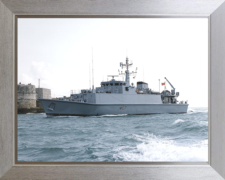 HMS Pembroke (M107) Photo Print - Entering Portsmouth 1997 - Royal Navy Sandown Class Minehunter