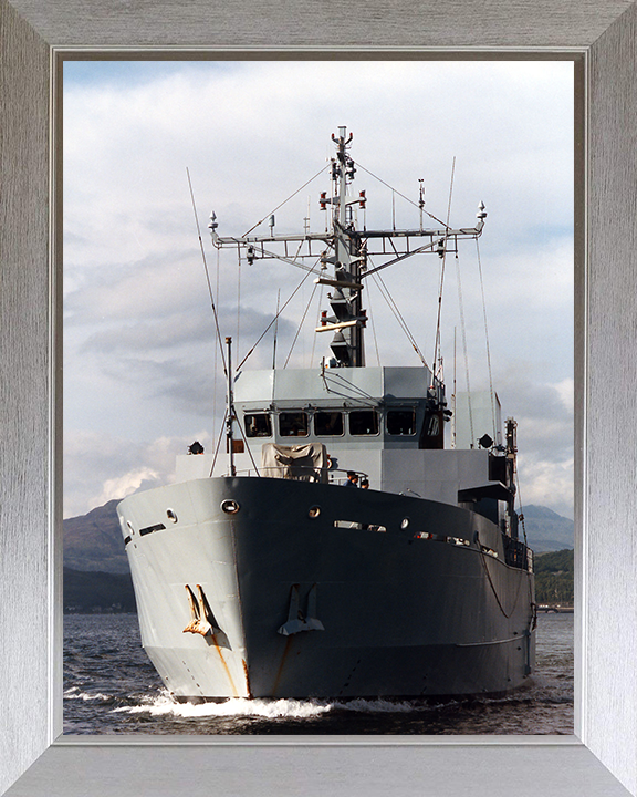 HMS Itchen (M2009) Photo Print - Bow View 1997 - Royal Navy River Class Minesweeper