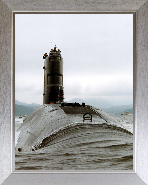 HMS Spartan (S105) Photo Print - Bow View 1993 - Royal Navy Swiftsure Class Submarine Hampshire Prints 10 x 8 Silver Frame No